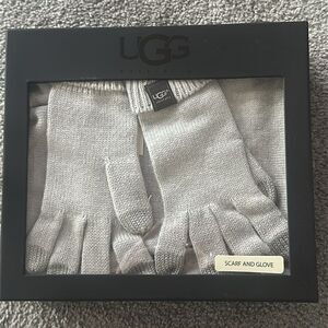 UGG Scarf and Gloves Set in Sand!